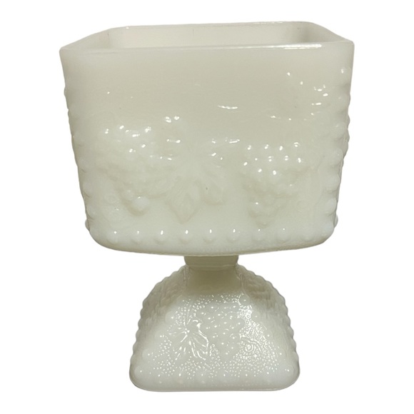 Vintage 50s Milk Glass Pedestal Dish Harvesr Graoe Pattern - Picture 10 of 10